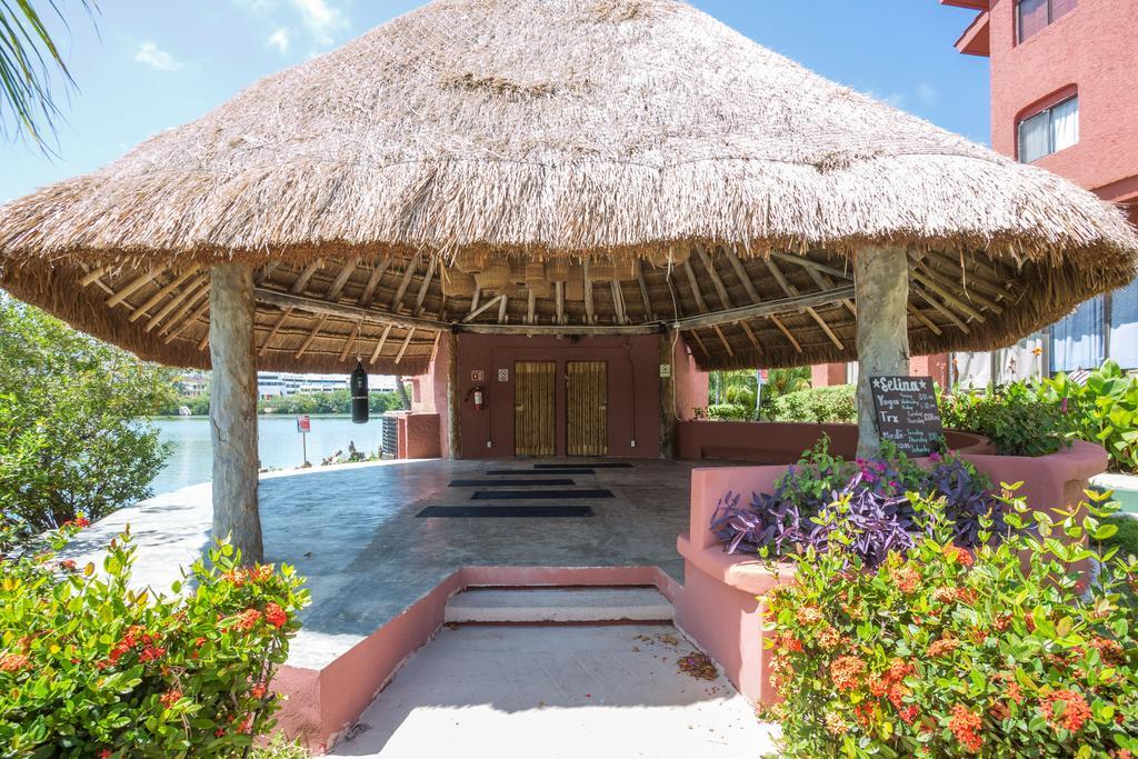 Selina Cancun Laguna Zona Hotelera Exterior photo